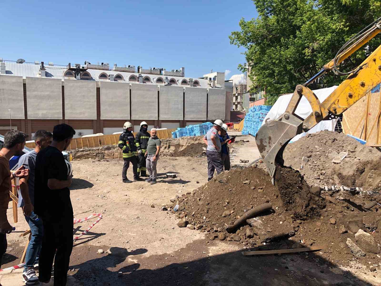 İnşaat kazısında doğalgaz borusu patladı - TIKLA İZLE