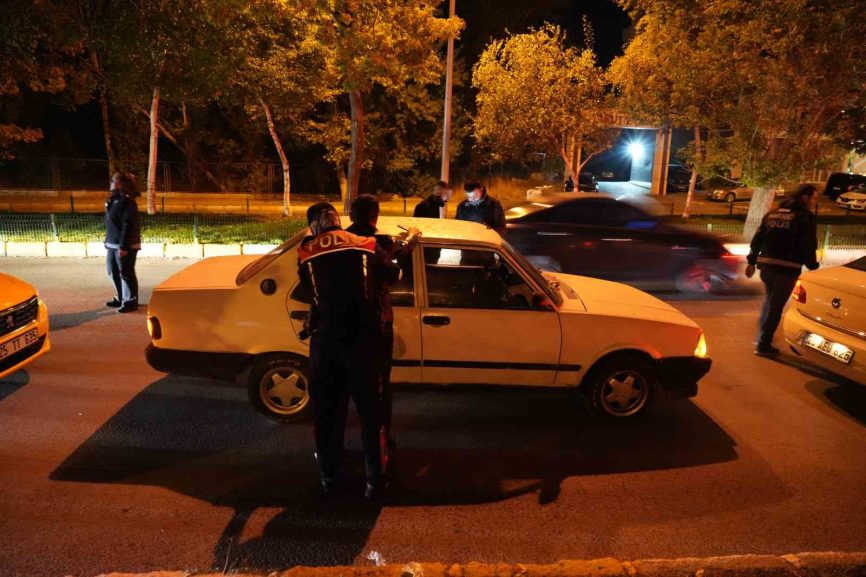 Mahallebaşı ablukası! - TIKLA İZLE