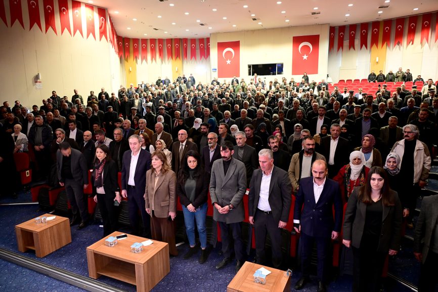 DEM Parti'ye İstiklal Marşı sürprizi!