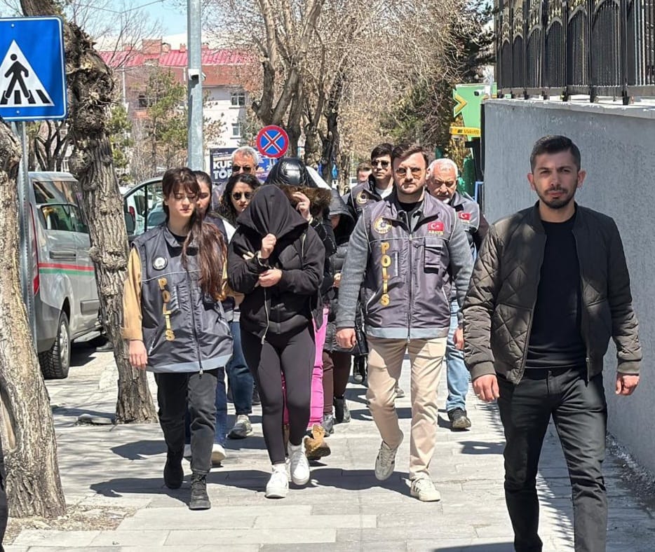 Masaj salonu değil 'fuhuş' yuvası!